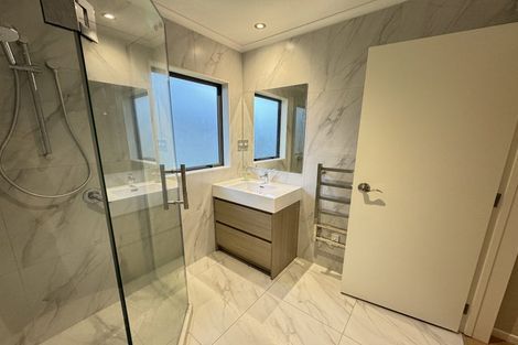 Photo of property in 37 Clover Drive, Henderson, Auckland, 0610