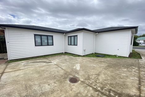 Photo of property in 5 Tawa Road, Te Atatu Peninsula, Auckland, 0610