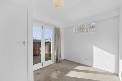 Photo of property in 123 Onepu Road, Lyall Bay, Wellington, 6022