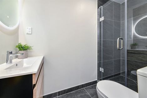 Photo of property in 2/644 Te Atatu Road, Te Atatu Peninsula, Auckland, 0610