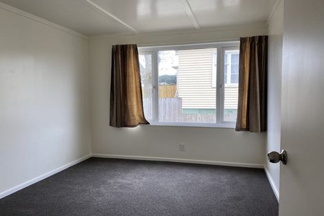 Photo of property in 3190 Great North Road, New Lynn, Auckland, 0600