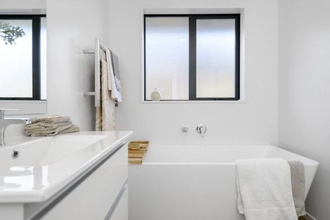 Photo of property in 42 Finstock Way, Rolleston, 7614