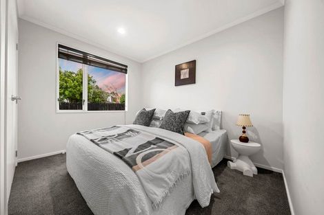 Photo of property in 18 Huntington Park Drive, Greenhithe, Auckland, 0632
