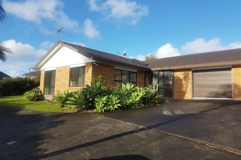 Photo of property in 16 Gala Place, Henderson, Auckland, 0612