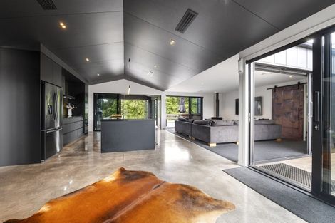 Photo of property in 9b Cross Street, Lepperton, New Plymouth, 4373
