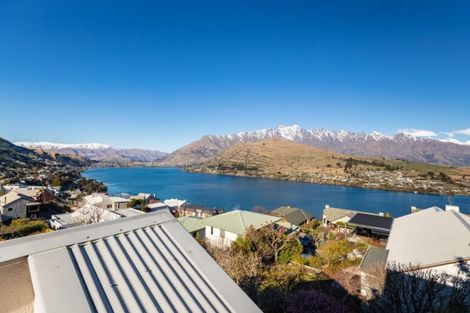Photo of property in 70 Hensman Road, Queenstown, 9300