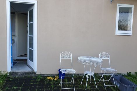 Photo of property in 21 High Road, Glenfield, Auckland, 0629