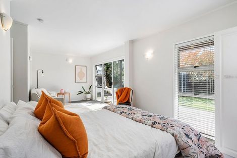 Photo of property in 2/131 Mokoia Road, Birkenhead, Auckland, 0626