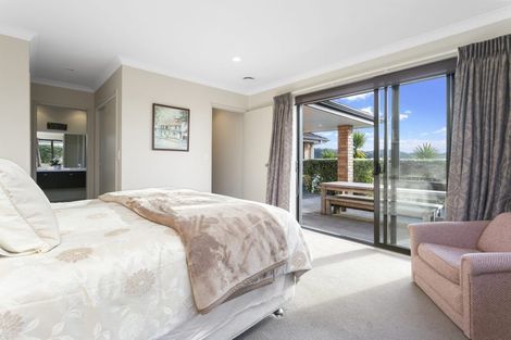 Photo of property in 2 Foothills Lane, Glen Eden, Auckland, 0602