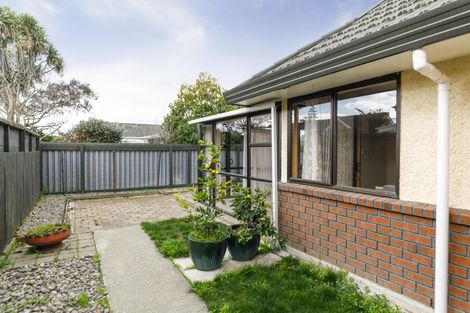 Photo of property in 8a Palm Avenue, Hokowhitu, Palmerston North, 4410