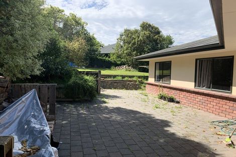 Photo of property in 3 Springdale Grove, Fitzherbert, Palmerston North, 4410