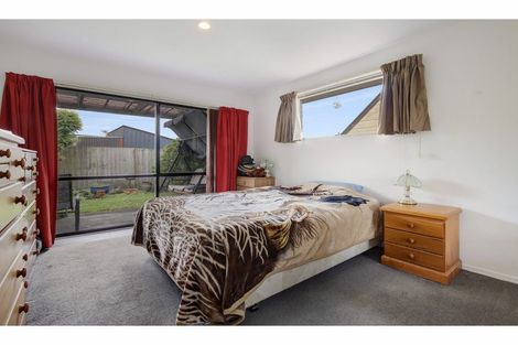 Photo of property in 22 Briarmont Street, Avondale, Christchurch, 8061