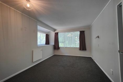 Photo of property in 5a Robert Street, Newlands, Wellington, 6037