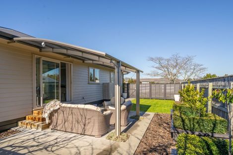 Photo of property in 2 Walnut Lane, Carterton, 5713
