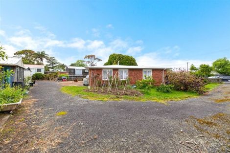 Photo of property in 9 Pomaria Road, Henderson, Auckland, 0610
