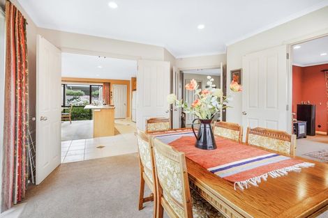 Photo of property in 73 Saint James Drive, Huntington, Hamilton, 3210