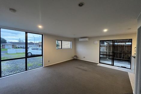 Photo of property in 2 Cranberry Place, Bucklands Beach, Auckland, 2012