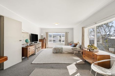 Photo of property in 15 Witham Street, Island Bay, Wellington, 6023