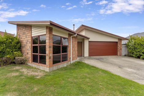 Photo of property in 52 Geneva Terrace, Kelvin Grove, Palmerston North, 4414