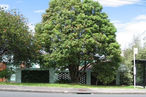 Photo of property in 1/837 Beach Road, Browns Bay, Auckland, 0630