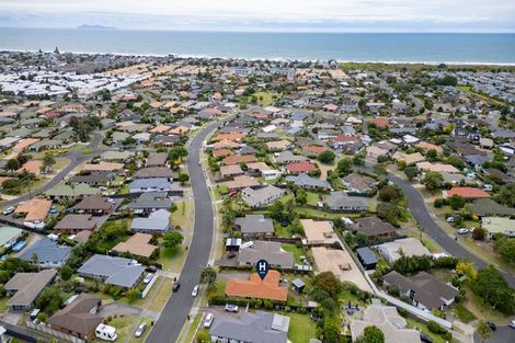 Photo of property in 37 Lotus Avenue, Mount Maunganui, 3116