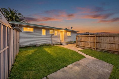 Photo of property in 21 President Avenue, Papakura, 2110