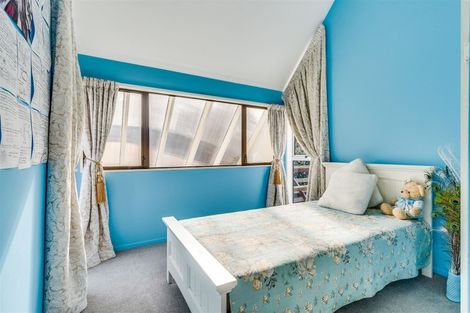 Photo of property in 143 Memorial Avenue, Burnside, Christchurch, 8053