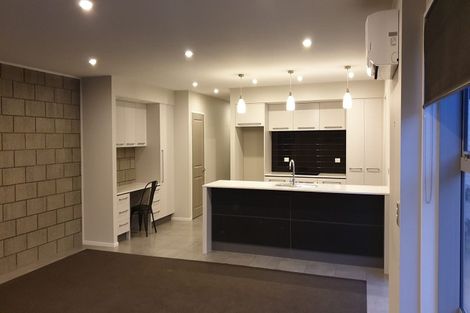 Photo of property in 142a Holly Road, St Albans, Christchurch, 8014