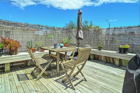Photo of property in 12 O'connell Place, Havelock North, 4130