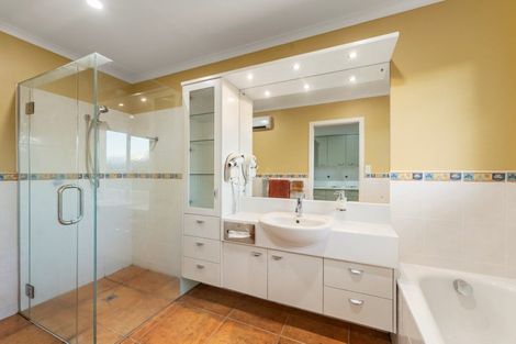 Photo of property in 50 Plateau Heights, Mount Maunganui, 3116
