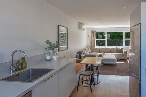 Photo of property in 2/82 Holly Road, St Albans, Christchurch, 8014