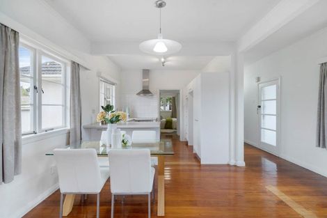 Photo of property in 61 Lyons Avenue, Murrays Bay, Auckland, 0630