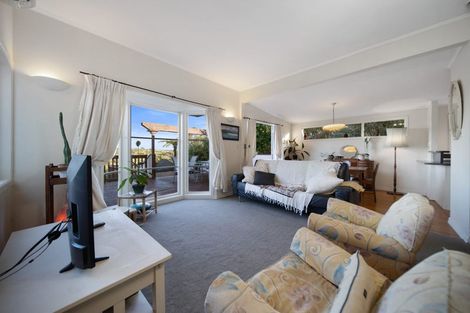Photo of property in 23 Pohutukawa Avenue, Shelly Park, Auckland, 2014