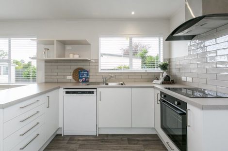 Photo of property in 46 Anderson Road, Taradale, Napier, 4112