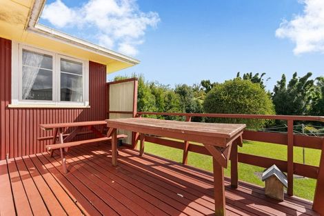 Photo of property in 4 Pomelo Road, Te Atatu South, Auckland, 0610