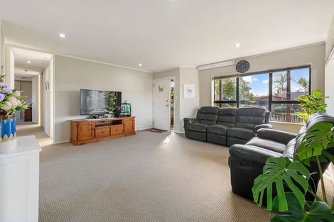 Photo of property in 1 Kenwick Place, Burswood, Auckland, 2013