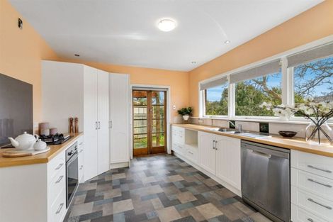 Photo of property in 121 Saint Martins Road, Saint Martins, Christchurch, 8022