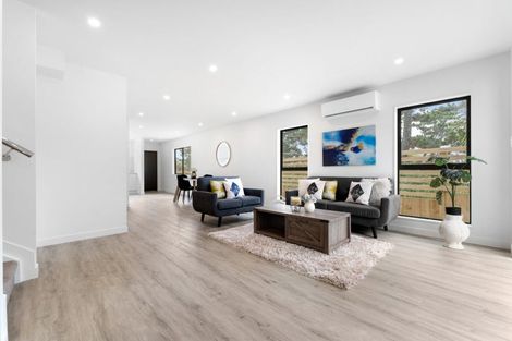 Photo of property in 89a Oreil Avenue, West Harbour, Auckland, 0618