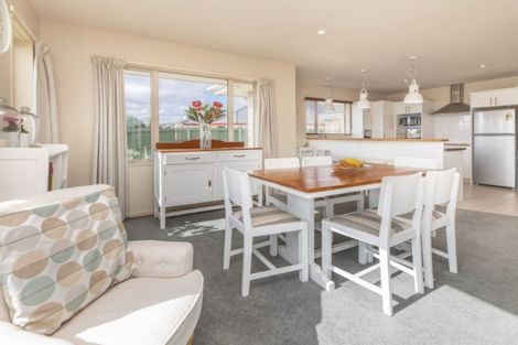 Photo of property in 10 Harrys Way, Redwood, Christchurch, 8051