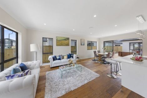 Photo of property in 50 Cooladawson Drive, Flat Bush, Auckland, 2019