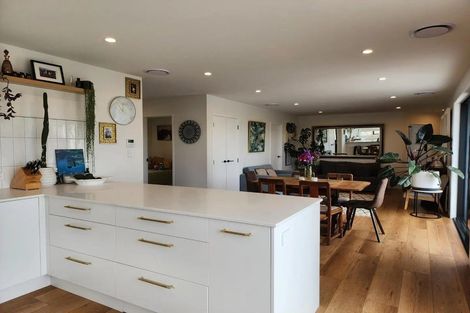 Photo of property in 63 Wairau Road, Oakura, 4314