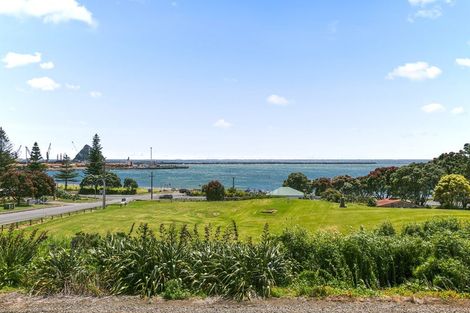 Photo of property in 9 Bayly Road, Moturoa, New Plymouth, 4310