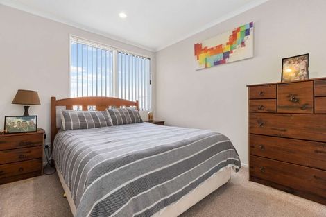 Photo of property in 33 Popokatea Drive, Takanini, 2112