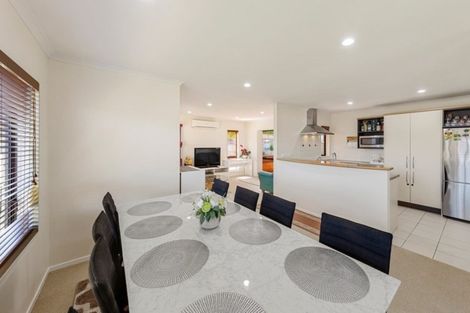 Photo of property in 51 Magic Way, Randwick Park, Auckland, 2105