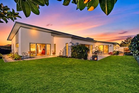 Photo of property in 27 Sovereign Boulevard, Kaiapoi, 7630