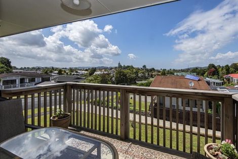 Photo of property in 1 Fairway Drive, Te Kamo, Whangarei, 0112