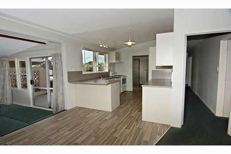 Photo of property in 53 Sandspit Road, Waiuku, 2123