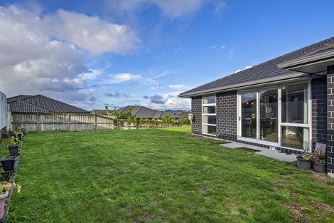 Photo of property in 12 Maui Place, Te Kamo, Whangarei, 0112