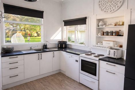 Photo of property in 13 Chester Street, Waverley, 4510