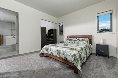 Photo of property in 10 Bevan Place, Wanaka, 9305